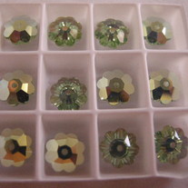 8mm Flower /Peridot AB