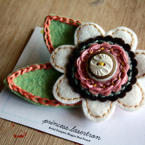 mauvey felt flower pin