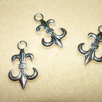 Fleur de lis ~ Charm