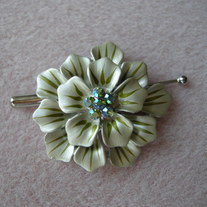 Pendant/Brooch-Cream