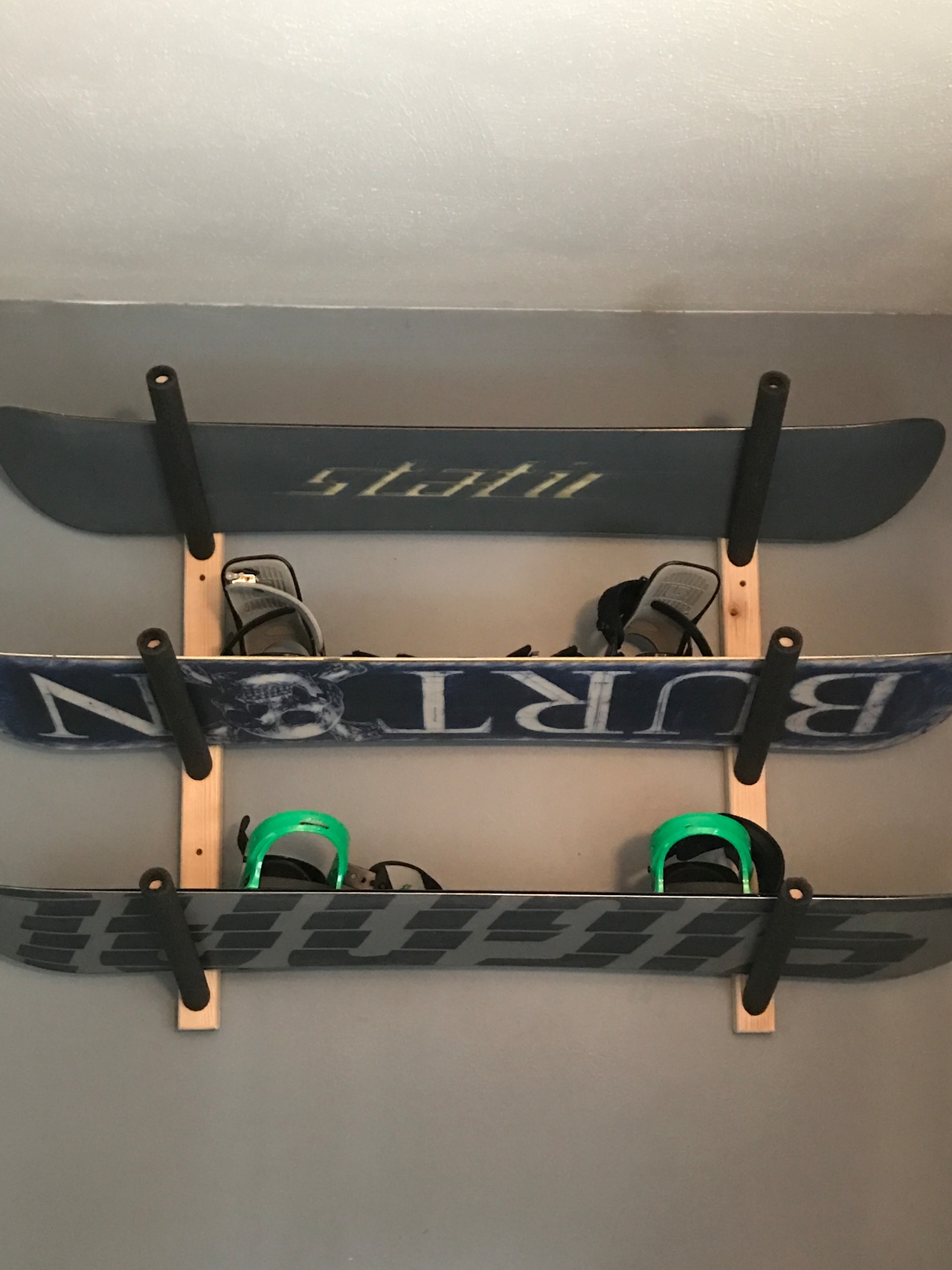 Snowboard Wall Rack Triple Wood Snow Rack Scorpion Basics
