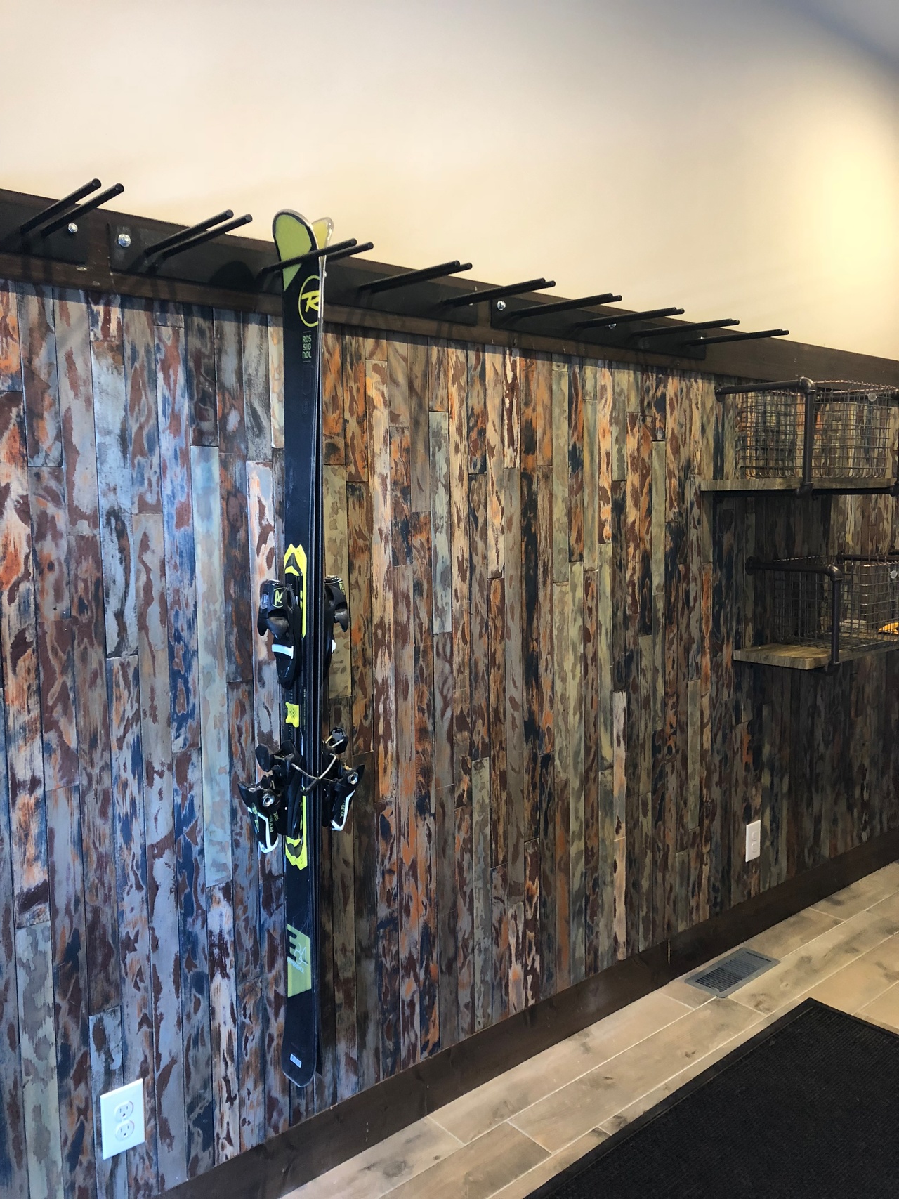 Home Utility Ski Rack