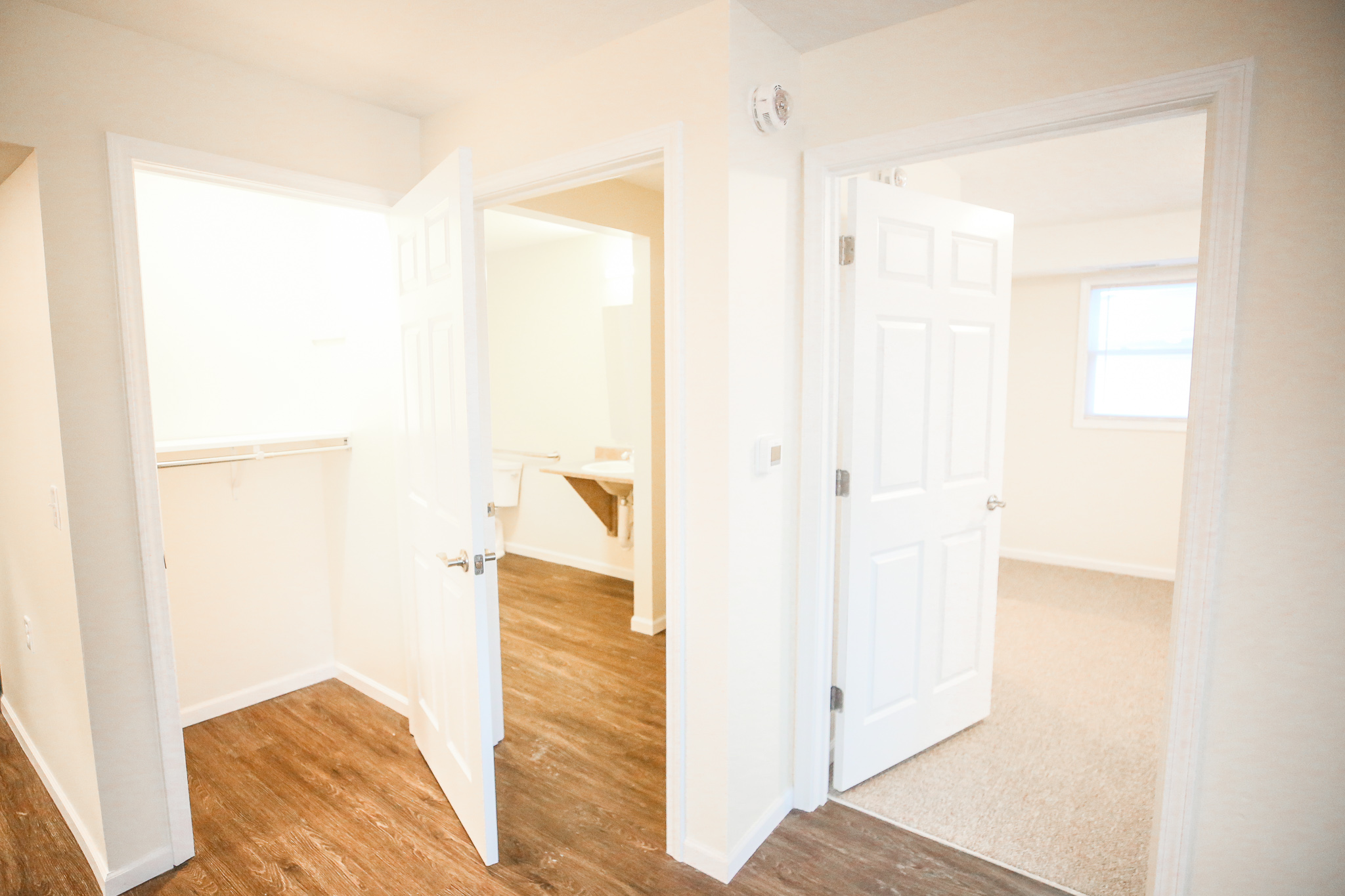 Apartments 46733