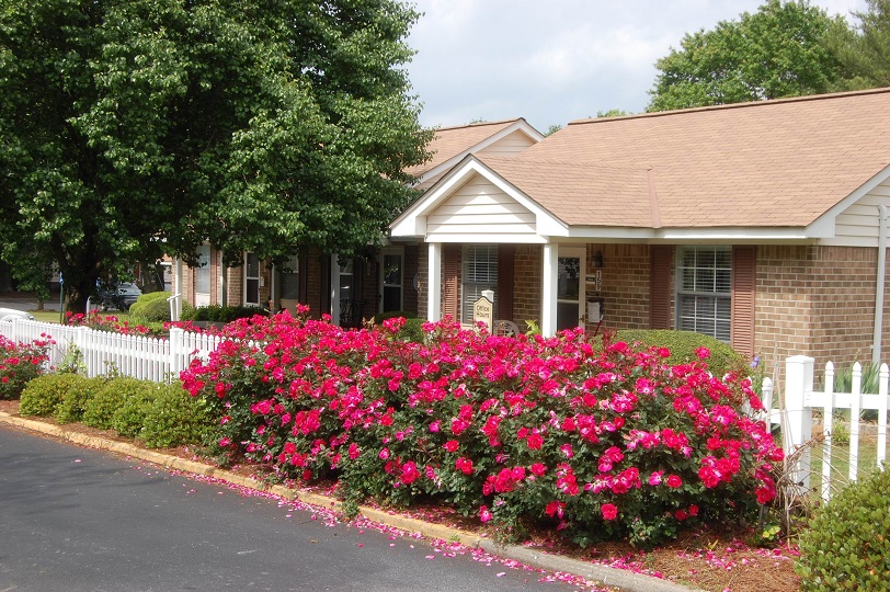 Club Court Apartments I & II Apartment Cartersville, GA