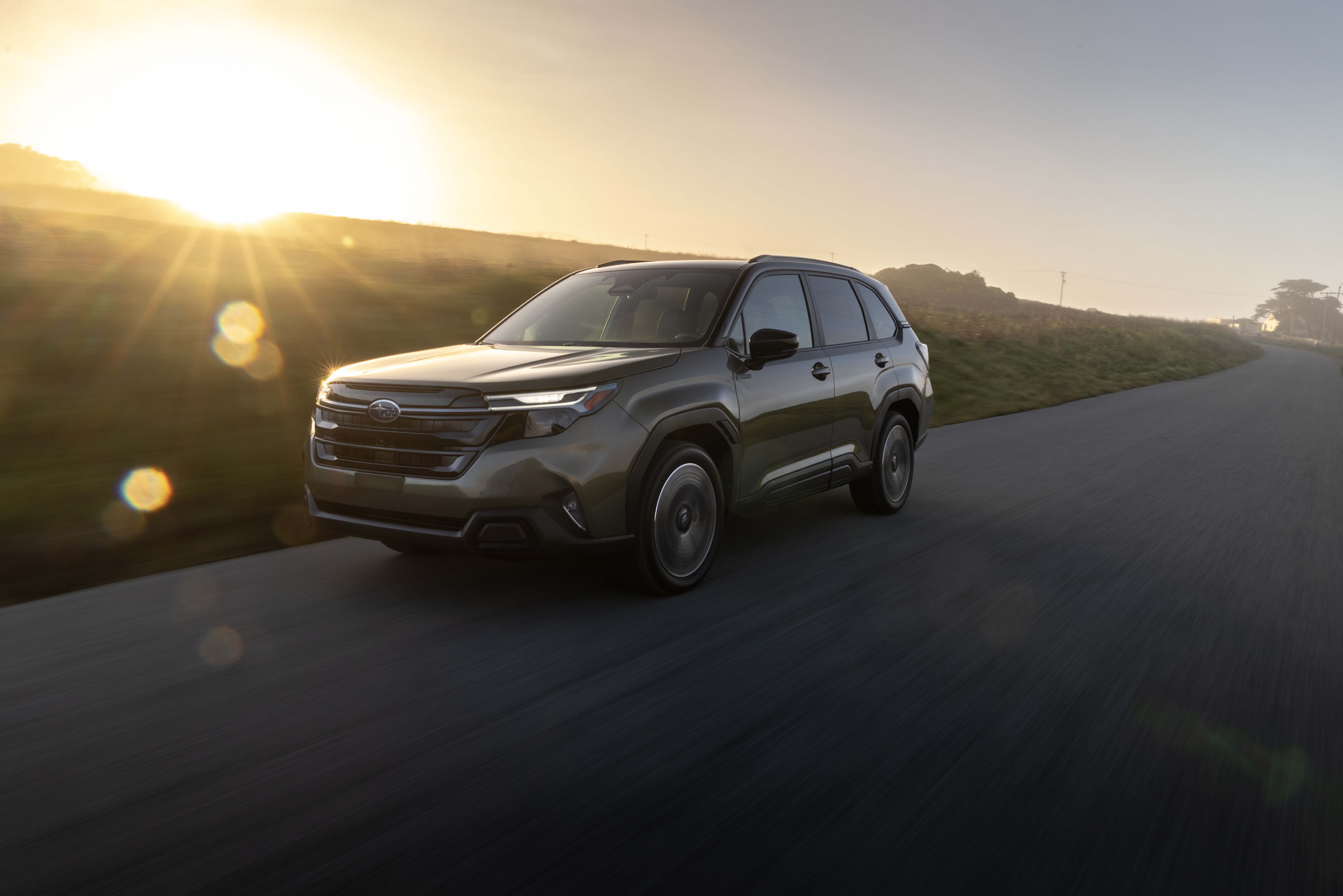 2026 Subaru Forester Hybrid 공식 전면 3/4 실차 사진