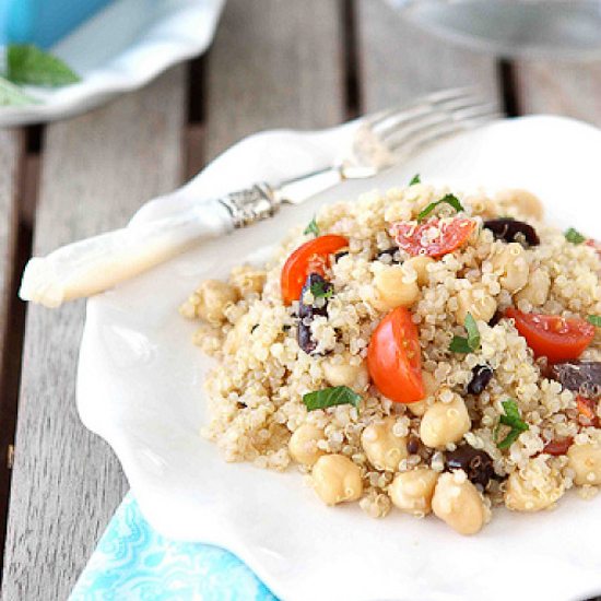 Quinoa Salad with Chickpeas, Kalamata Olives & Mint