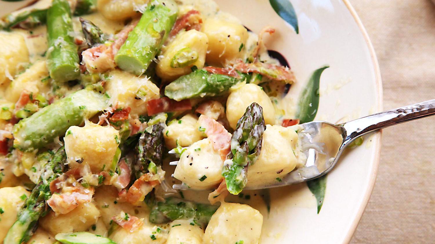 Ricotta Gnocchi With Asparagus and Prosciutto Recipe