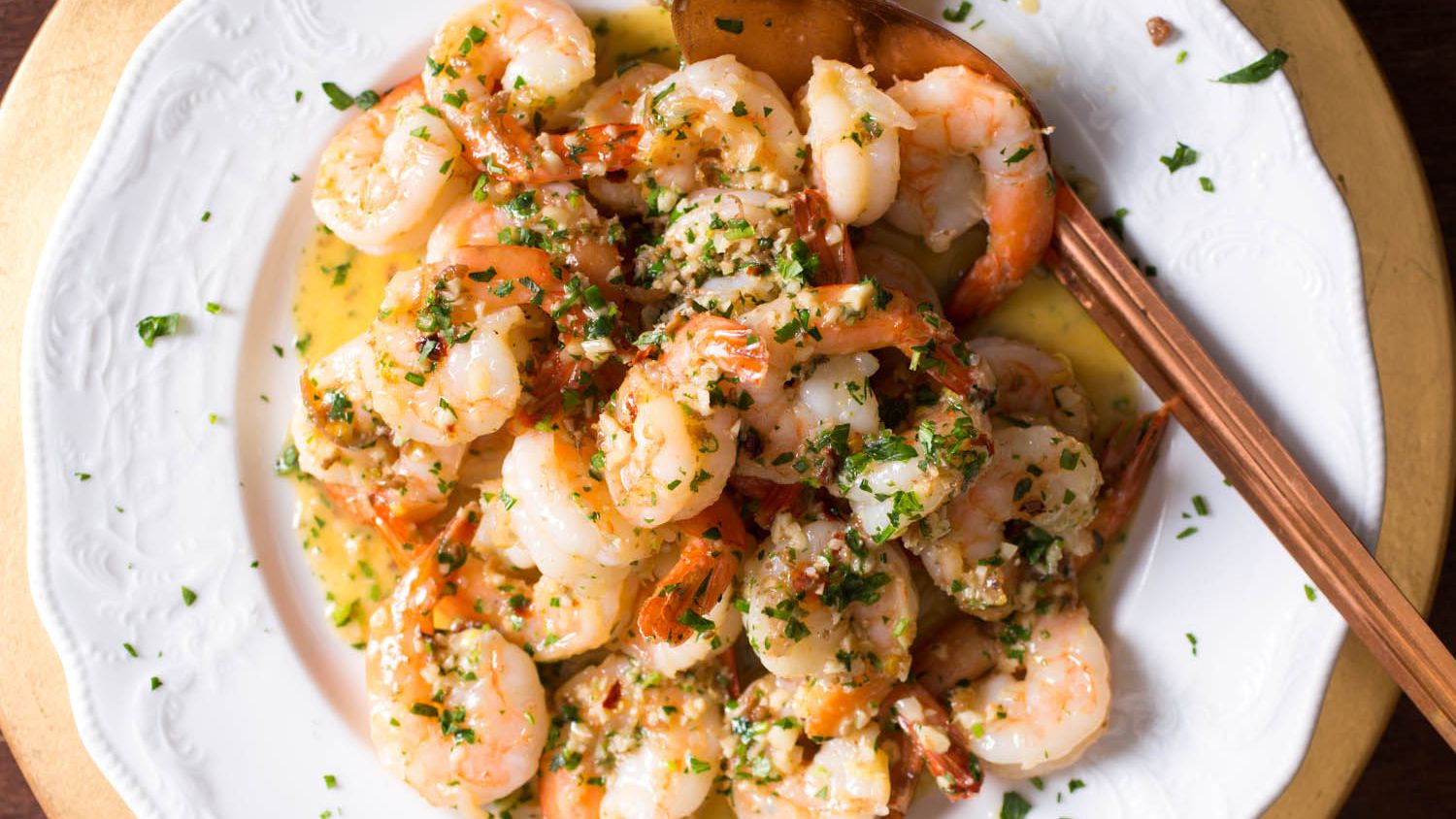 Shrimp Scampi With Garlic, Red Pepper Flakes, and Herbs Recipe