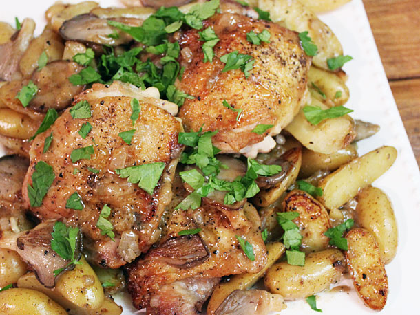 Skillet Chicken with Potatoes and Mushrooms Recipe