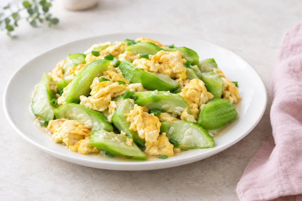 Stir-Fried Luffa Gourds with Eggs