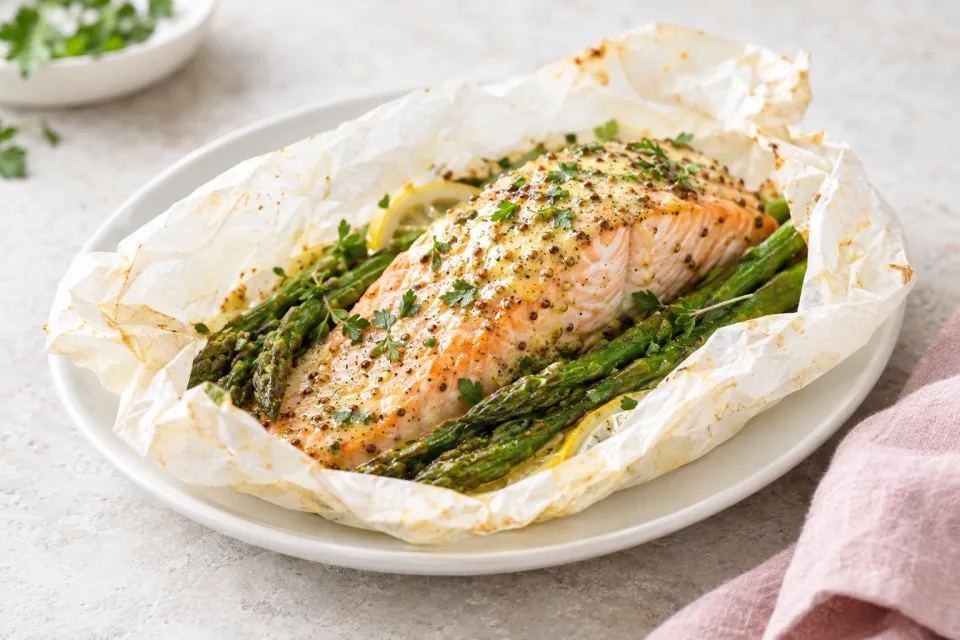 Mustardy Salmon in a Packet with Asparagus