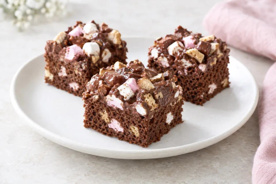Microwave Rocky Road Sponge Cakes