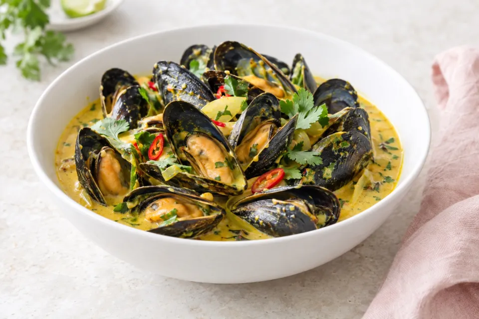 Coconut Curry Mussels