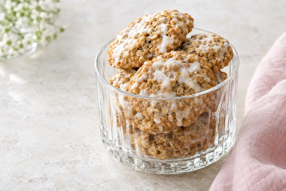 Old Fashioned Iced Oatmeal Cookies