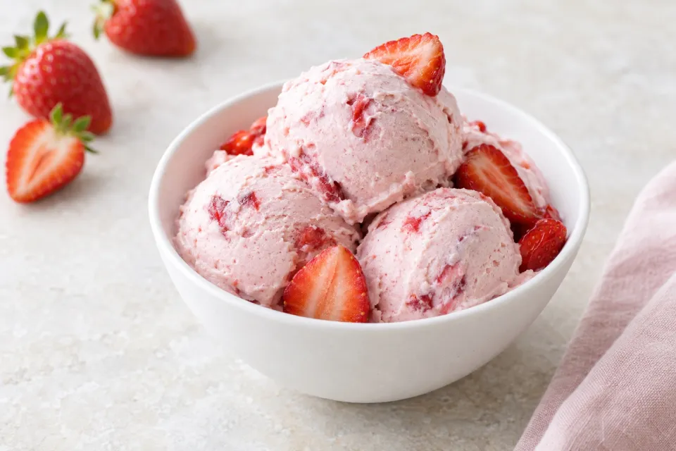 Strawberry Greek Frozen Yogurt