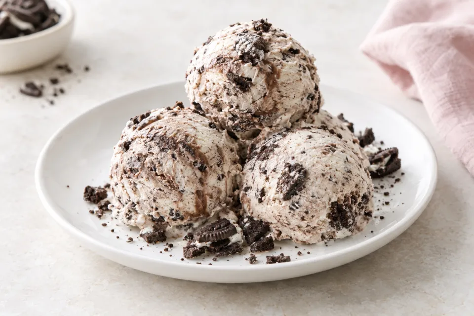 Chocolate Cookies and Cream Ice Cream