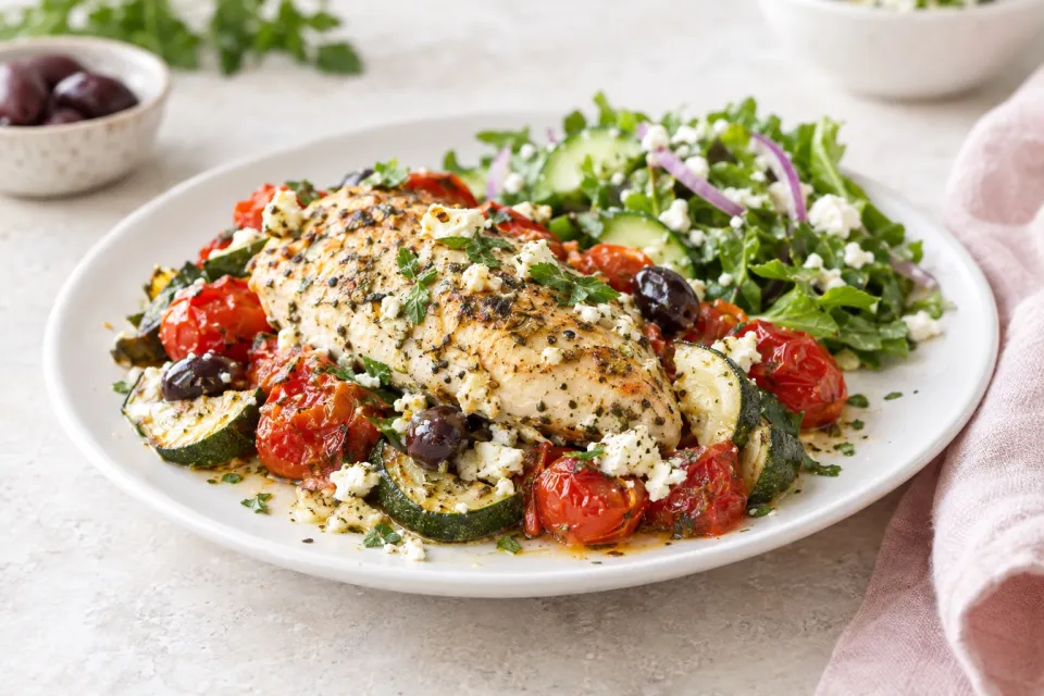 Easy Low-Carb Greek Chicken Bake
