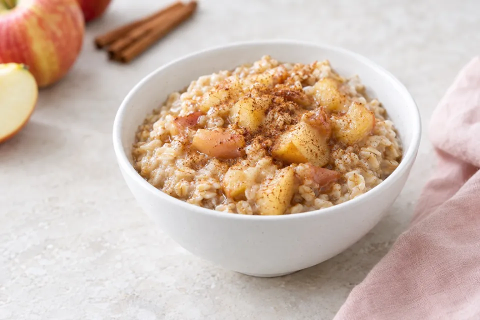 CrockPot Make-Ahead Apple Pie Oatmeal