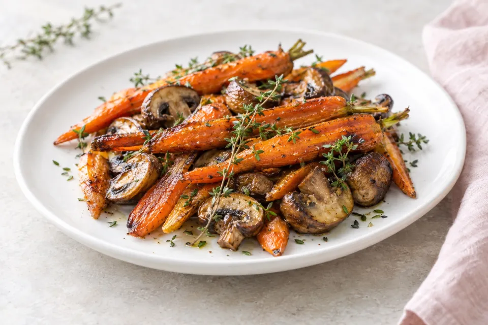 Roasted Carrots and Mushrooms with Thyme