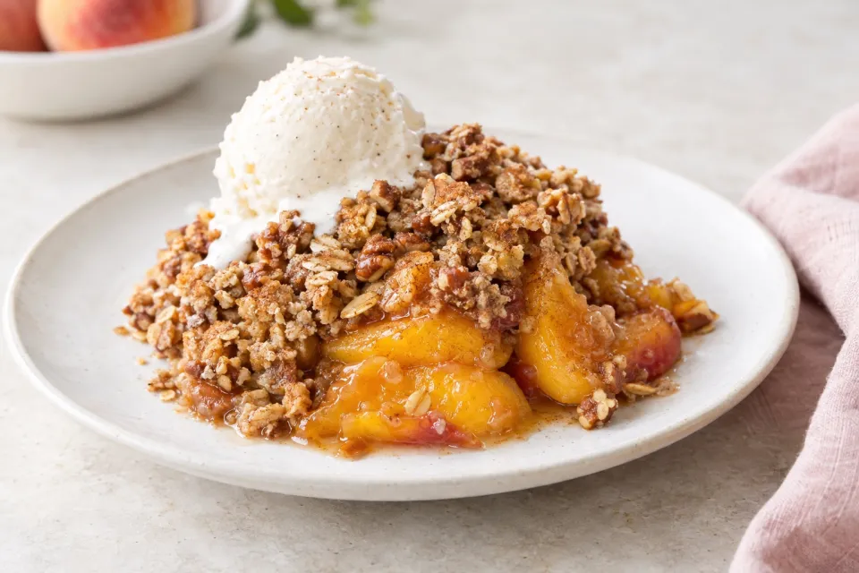 Low-Sugar and Gluten-Free Slow Cooker Peach Crisp