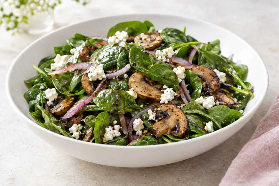Balsamic Spinach Salad with Mushrooms, Onions, and Feta