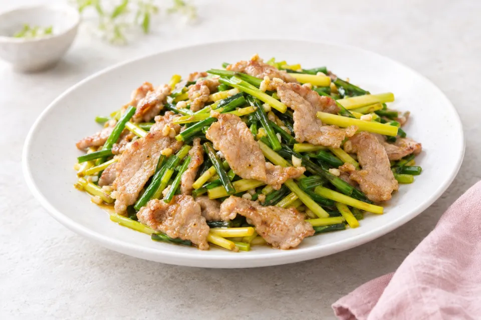 Stir-Fried Sliced Pork with Yellow Chives