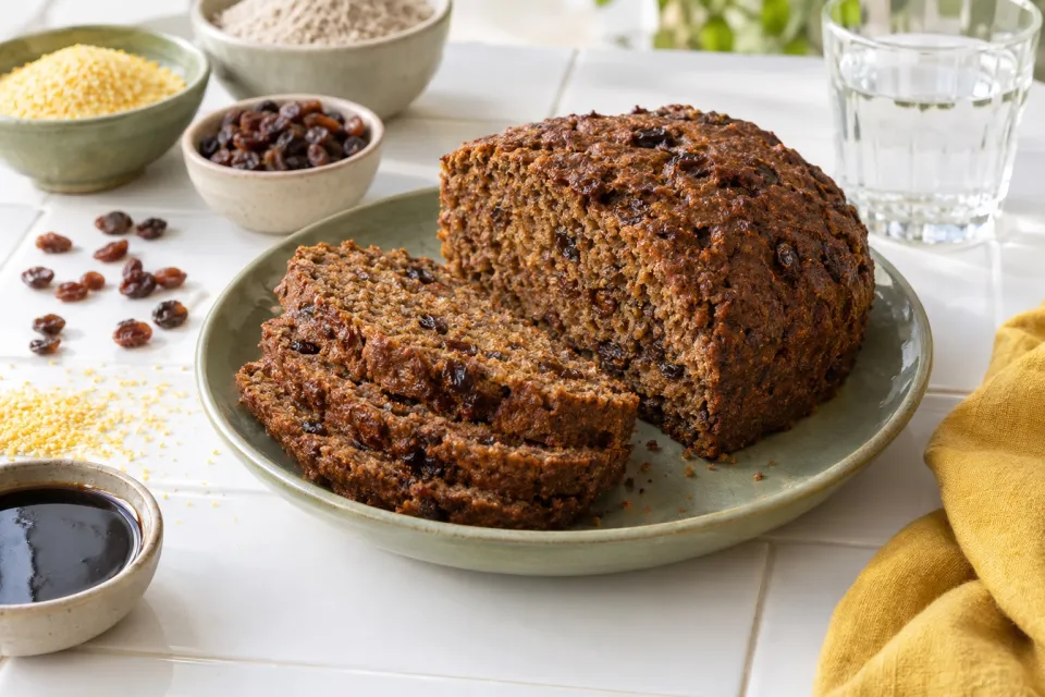 Easy Boston Brown Bread