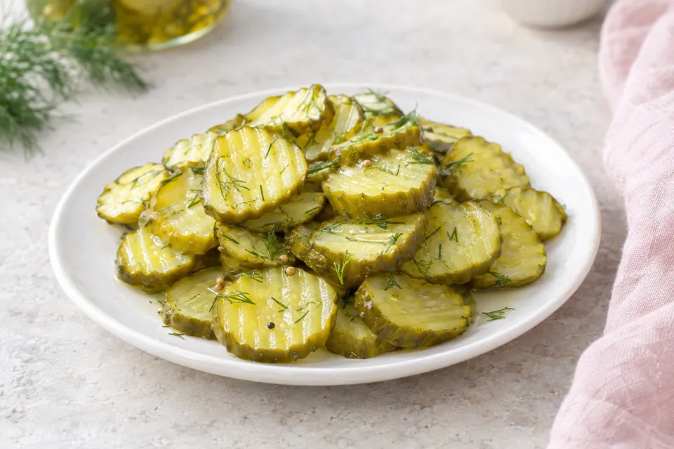 Quick and Easy Dill Pickle Chips for Hamburgers and Sandwiches