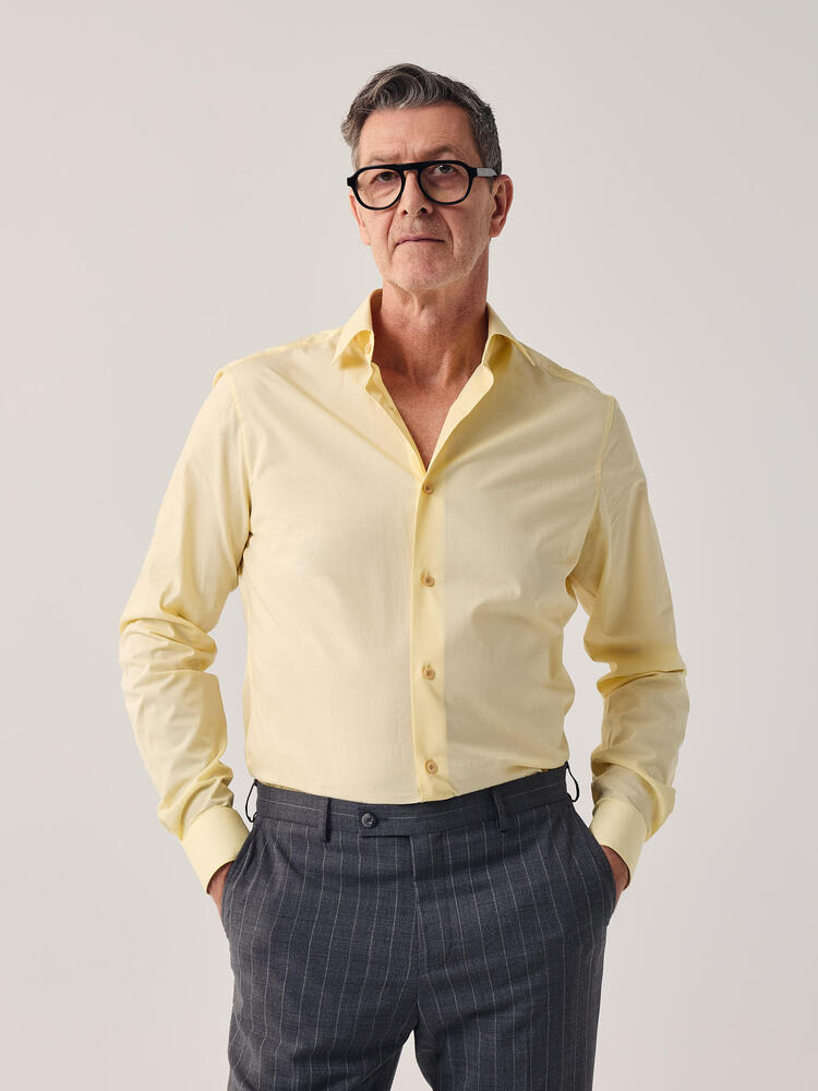 Chemise de sport jaune jonquille