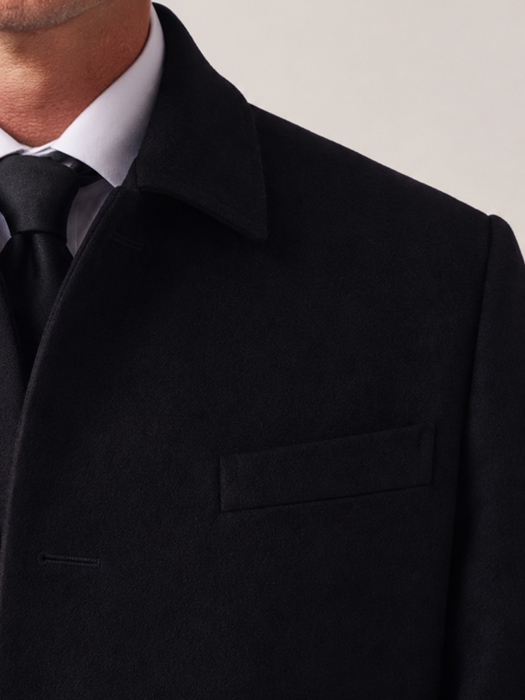 Manteau noir en laine et cachemire à col fermé