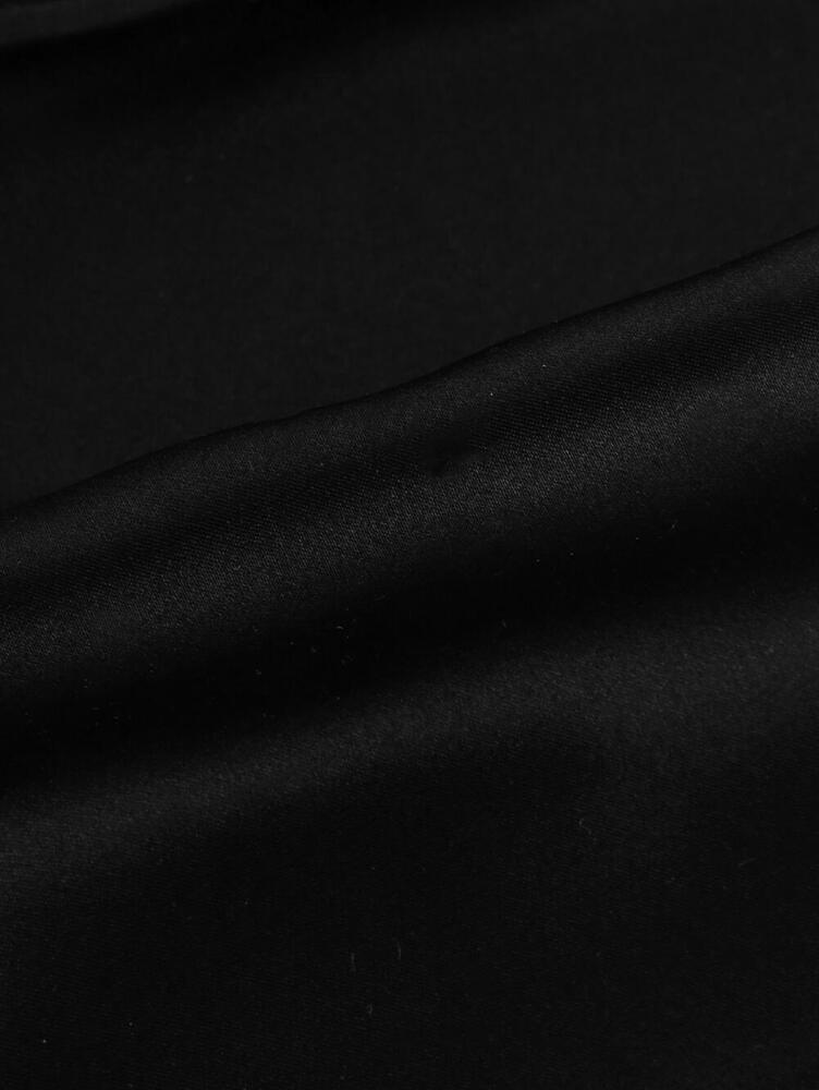 Mouchoir de poche en soie satinée noir uni