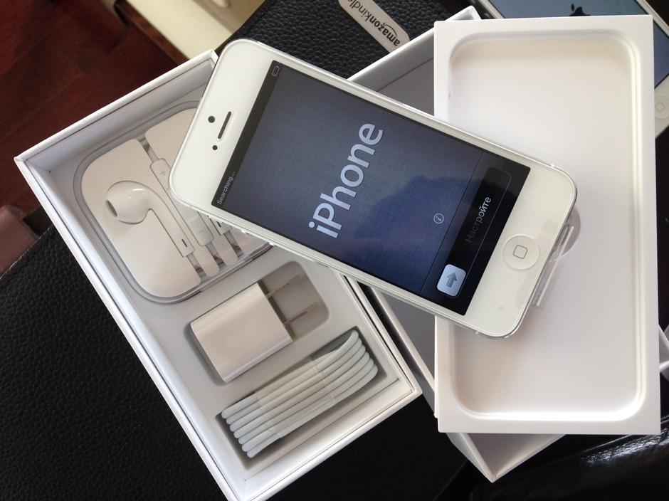Apple iPhone 5 (ATT) A1428,White, 16 GB,in New (Resale) condition ... Apple iPhone 5 (ATT) A1428,White, 16 GB,in New (Resale) condition ...