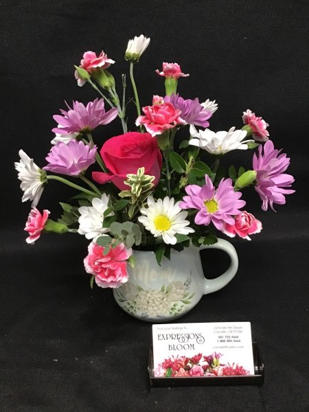 A 4 Star Customer Reviewed Flower Arrangement Designed by Expressions In Bloom in Corvallis, OR