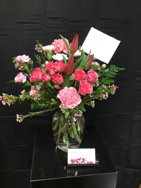 A 4 Star Customer Reviewed Flower Arrangement Designed by Expressions In Bloom in Corvallis, OR