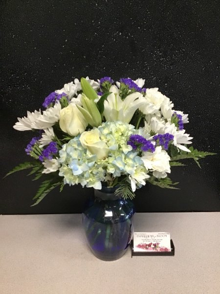 A 5 Star Customer Reviewed Flower Arrangement Designed by Expressions In Bloom in Corvallis, OR