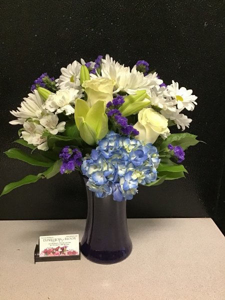 A 5 Star Customer Reviewed Flower Arrangement Designed by Expressions In Bloom in Corvallis, OR A 5 Star Customer Reviewed Flower Arrangement Designed by Expressions In Bloom in Corvallis, OR