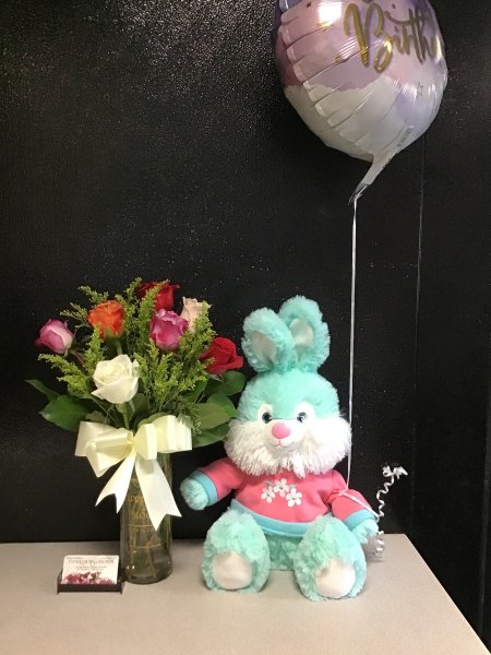 A 5 Star Customer Reviewed Flower Arrangement Designed by Expressions In Bloom in Corvallis, OR A 5 Star Customer Reviewed Flower Arrangement Designed by Expressions In Bloom in Corvallis, OR