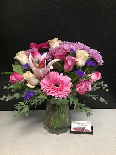 A 5 Star Customer Reviewed Flower Arrangement Designed by Expressions In Bloom in Corvallis, OR A 5 Star Customer Reviewed Flower Arrangement Designed by Expressions In Bloom in Corvallis, OR