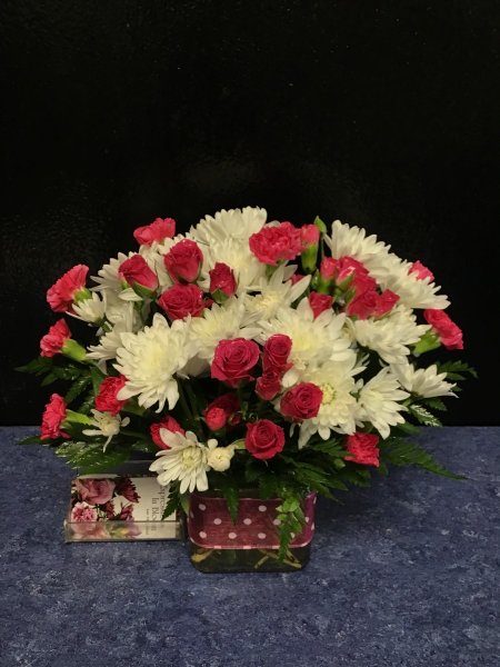 A 5 Star Customer Reviewed Flower Arrangement Designed by Expressions In Bloom in Corvallis, OR A 5 Star Customer Reviewed Flower Arrangement Designed by Expressions In Bloom in Corvallis, OR