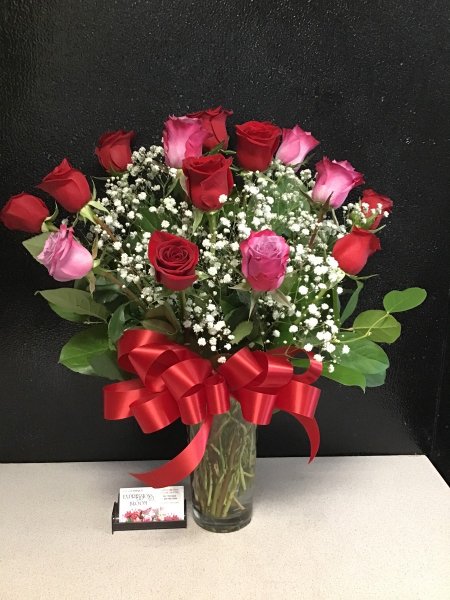 A 4 Star Customer Reviewed Flower Arrangement Designed by Expressions In Bloom in Corvallis, OR