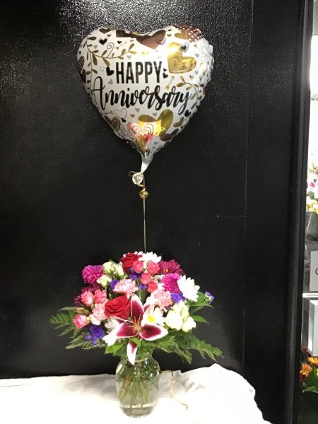 A 5 Star Customer Reviewed Flower Arrangement Designed by Expressions In Bloom in Corvallis, OR A 5 Star Customer Reviewed Flower Arrangement Designed by Expressions In Bloom in Corvallis, OR