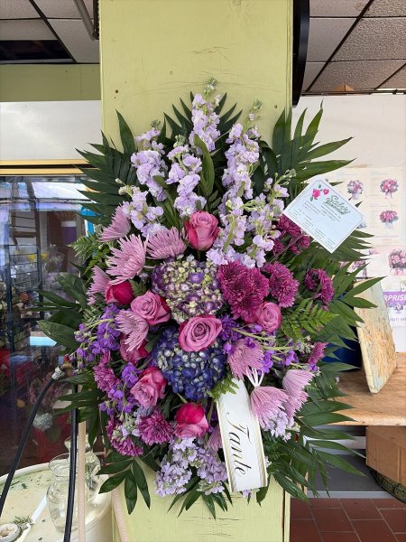 A 5 Star Customer Reviewed Flower Arrangement Designed by Salvy the Florist in Lynn, MA A 5 Star Customer Reviewed Flower Arrangement Designed by Salvy the Florist in Lynn, MA