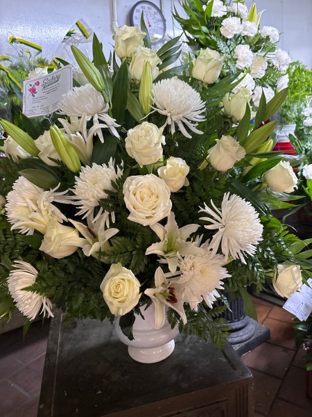A 5 Star Customer Reviewed Flower Arrangement Designed by Salvy the Florist in Lynn, MA A 5 Star Customer Reviewed Flower Arrangement Designed by Salvy the Florist in Lynn, MA