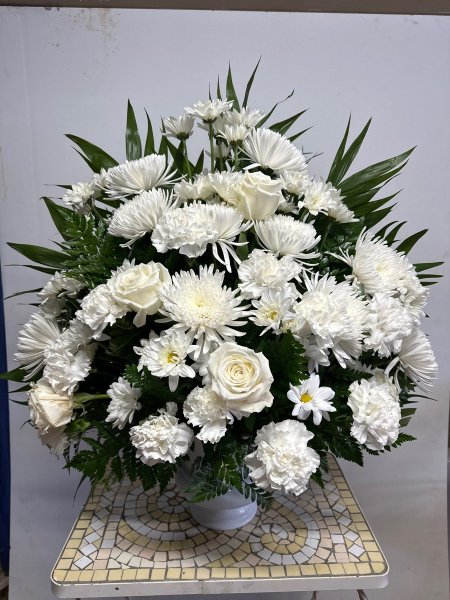 A 5 Star Customer Reviewed Flower Arrangement Designed by Salvy the Florist in Lynn, MA A 5 Star Customer Reviewed Flower Arrangement Designed by Salvy the Florist in Lynn, MA