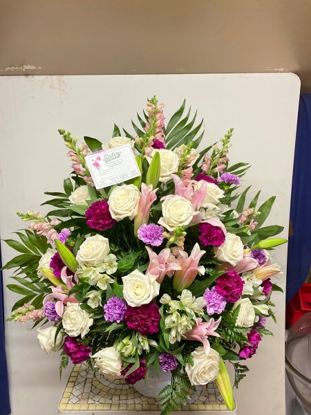 A 5 Star Customer Reviewed Flower Arrangement Designed by Salvy the Florist in Lynn, MA A 5 Star Customer Reviewed Flower Arrangement Designed by Salvy the Florist in Lynn, MA