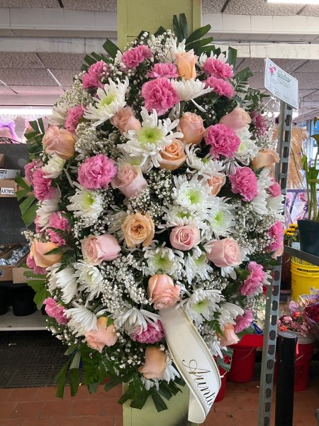 A 5 Star Customer Reviewed Flower Arrangement Designed by Salvy the Florist in Lynn, MA A 5 Star Customer Reviewed Flower Arrangement Designed by Salvy the Florist in Lynn, MA