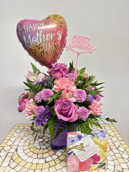 A 5 Star Customer Reviewed Flower Arrangement Designed by Salvy the Florist in Lynn, MA A 5 Star Customer Reviewed Flower Arrangement Designed by Salvy the Florist in Lynn, MA