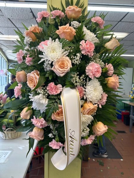 A 5 Star Customer Reviewed Flower Arrangement Designed by Salvy the Florist in Lynn, MA A 5 Star Customer Reviewed Flower Arrangement Designed by Salvy the Florist in Lynn, MA