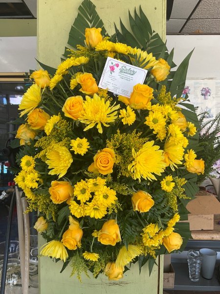A 5 Star Customer Reviewed Flower Arrangement Designed by Salvy the Florist in Lynn, MA A 5 Star Customer Reviewed Flower Arrangement Designed by Salvy the Florist in Lynn, MA