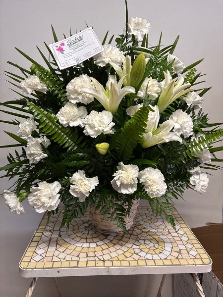 A 5 Star Customer Reviewed Flower Arrangement Designed by Salvy the Florist in Lynn, MA A 5 Star Customer Reviewed Flower Arrangement Designed by Salvy the Florist in Lynn, MA